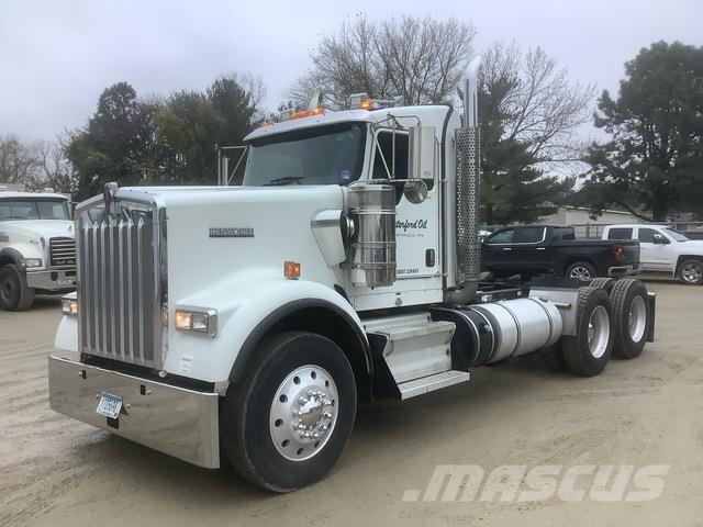 Kenworth W900 Prime Movers