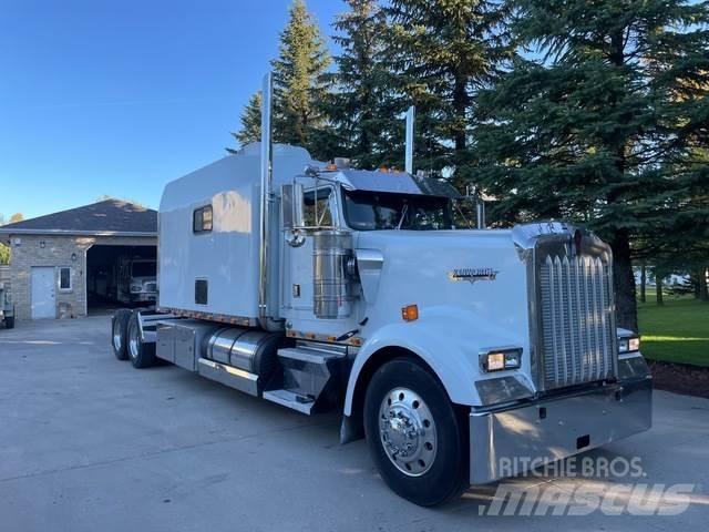 Kenworth W900L Prime Movers