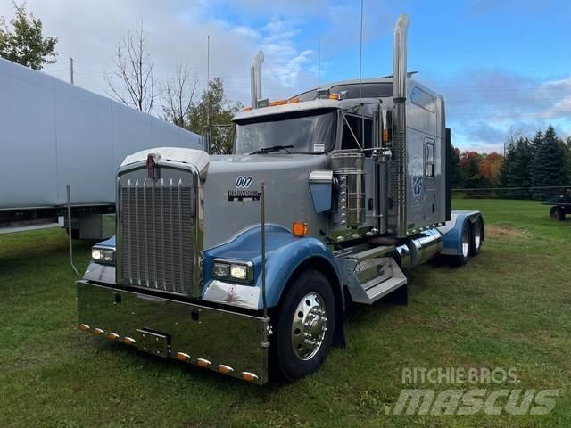 Kenworth W900L Prime Movers