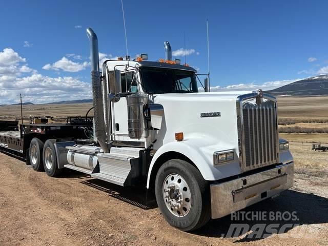 Kenworth W900L Prime Movers