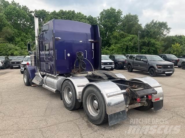 Kenworth W900L Prime Movers