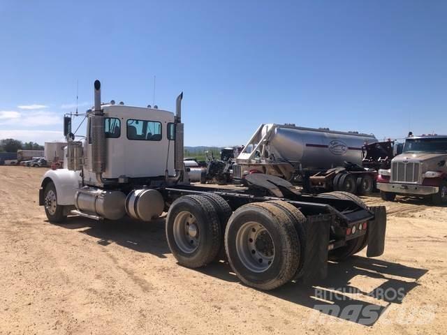 Kenworth W900L Prime Movers
