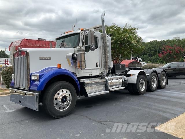 Kenworth W900L Prime Movers