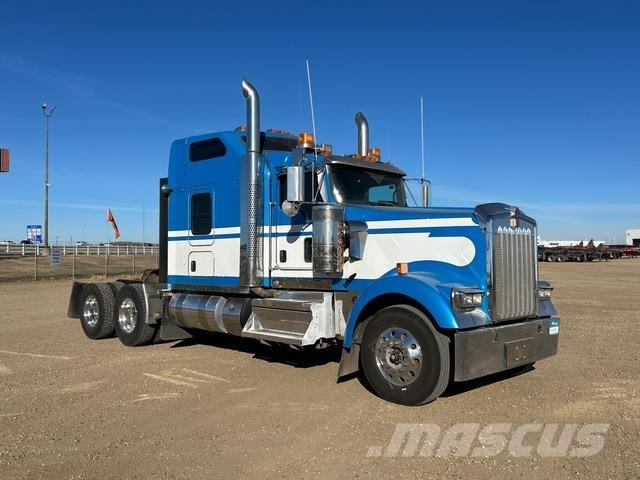 Kenworth W900L Prime Movers