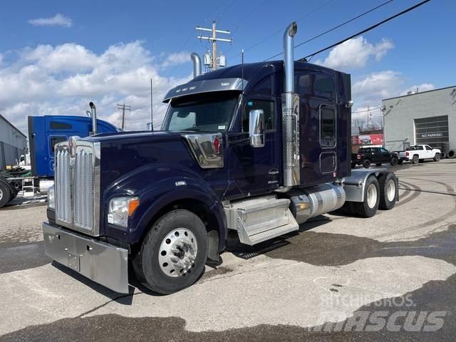 Kenworth W990 Prime Movers