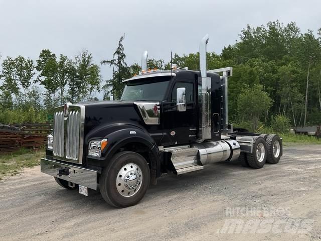 Kenworth W990 Prime Movers