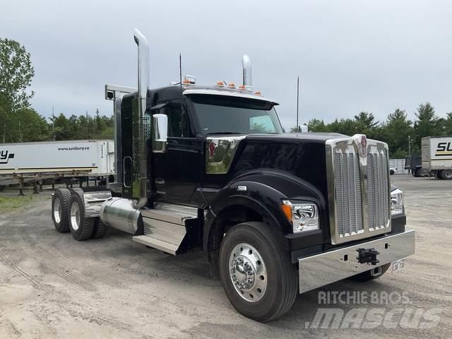 Kenworth W990 Prime Movers
