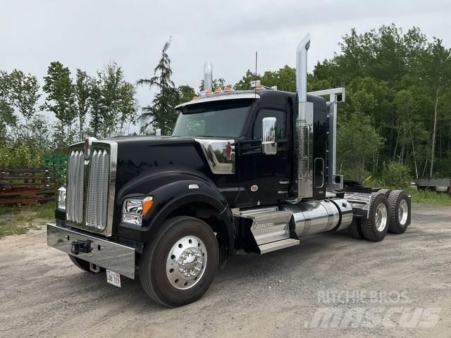 Kenworth W990 Prime Movers