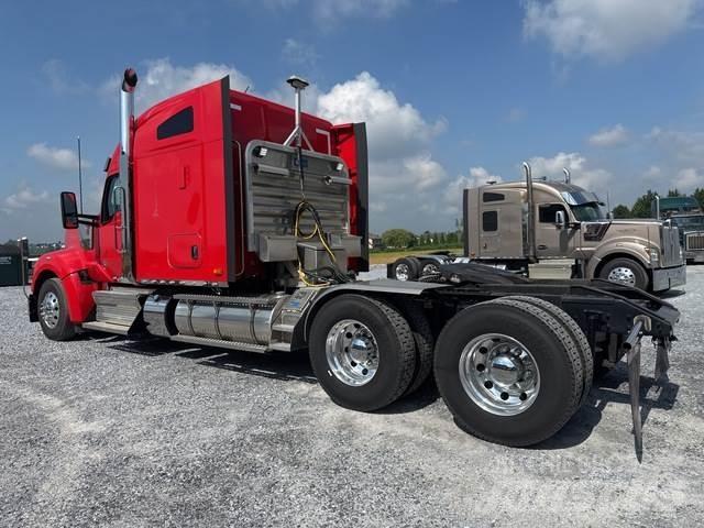 Kenworth W990 Prime Movers