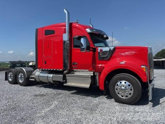 Kenworth W990 Prime Movers