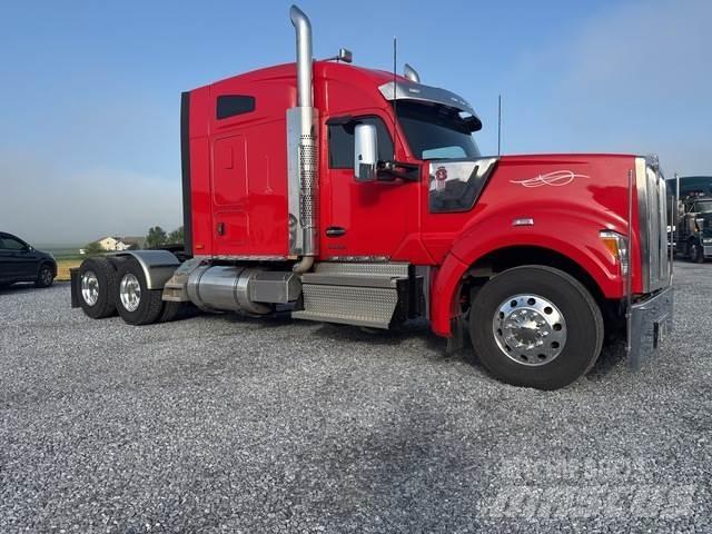 Kenworth W990 Prime Movers
