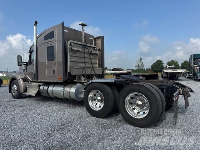 Kenworth W990 Prime Movers