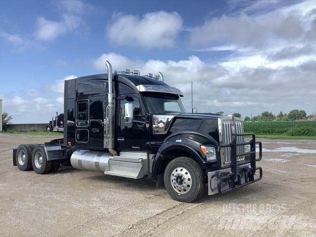 Kenworth W990 Prime Movers