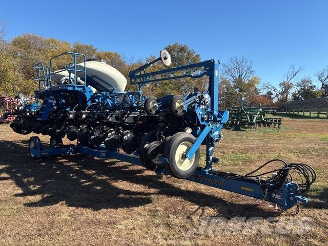 Kinze 3600 Planters