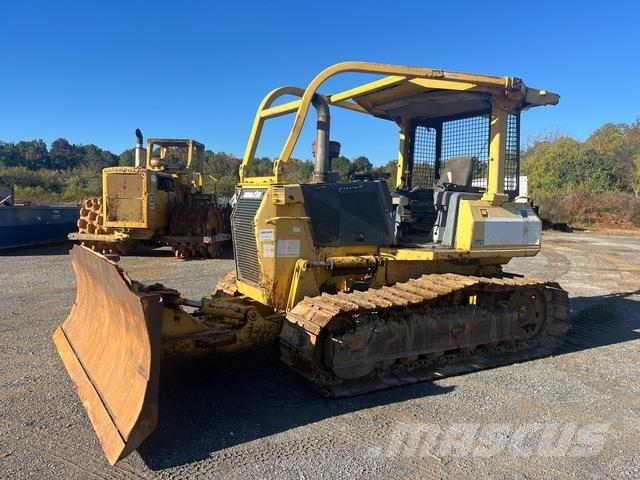 Komatsu  Crawler dozers