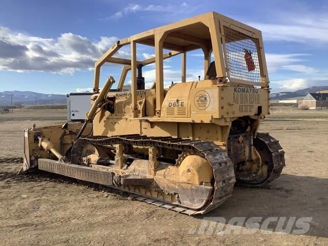 Komatsu D65E-6 Crawler dozers