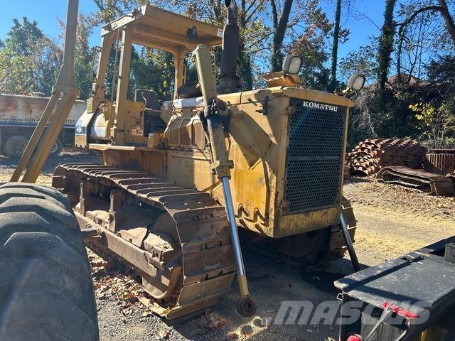 Komatsu D68E-1 Crawler dozers