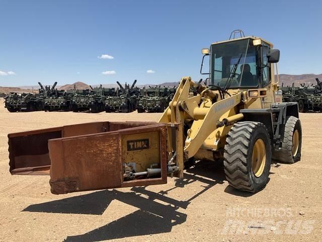 Komatsu WA120 Wheel loaders