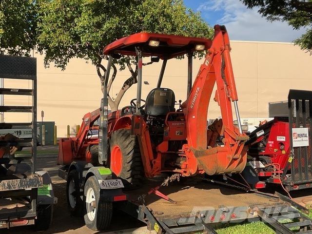 Kubota B26TLB Backhoe