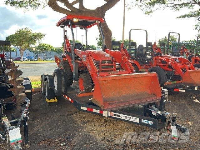 Kubota B26TLB Backhoe