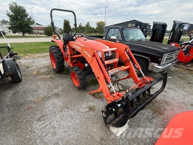 Kubota L3301D Compact tractors