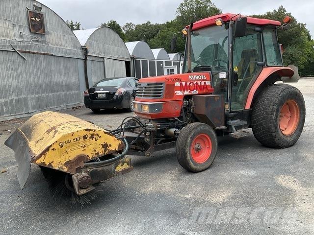 Kubota M4900 Tractors