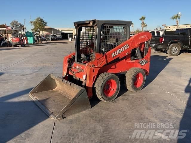 Kubota SSV65 Skid steer loaders