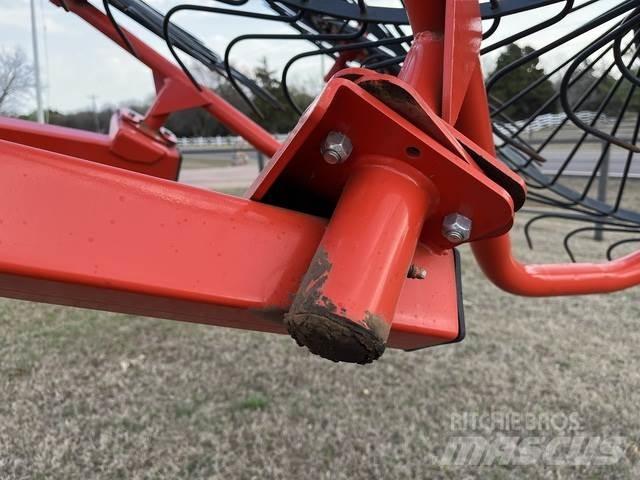 Kuhn SR110 GII Rakes and tedders