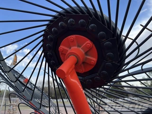 Kuhn SR110 GII Rakes and tedders