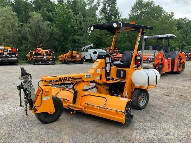 LeeBoy NB25 Indoor sweepers