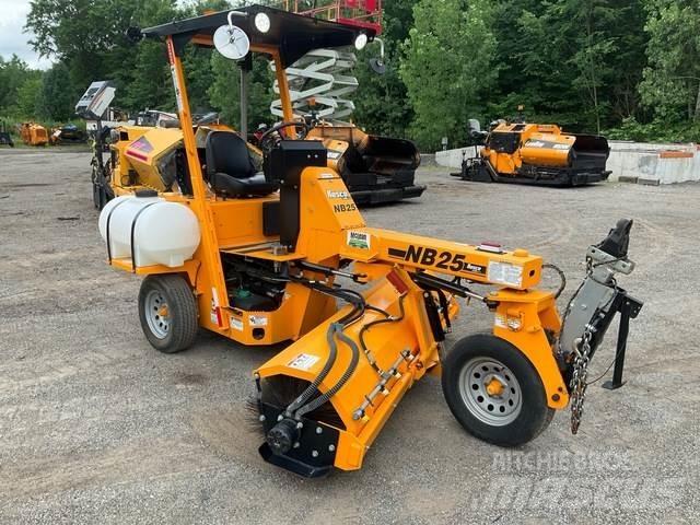 LeeBoy NB25 Indoor sweepers