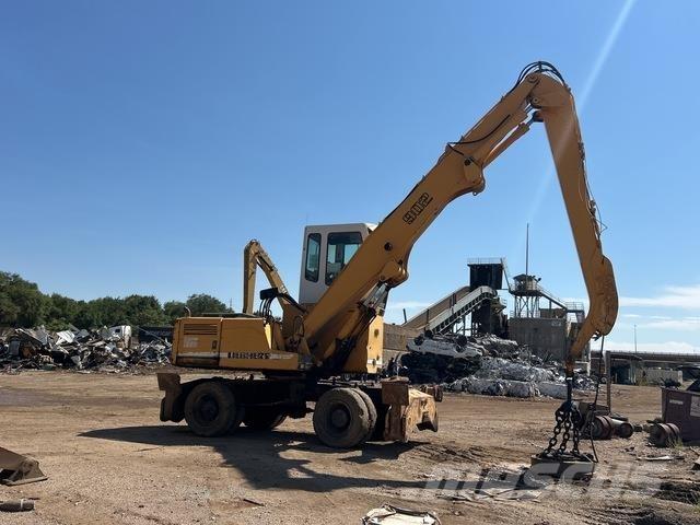 Liebherr A902 Waste / industry handlers
