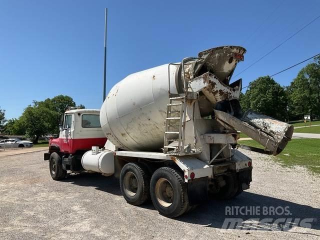 Mack  Other trucks