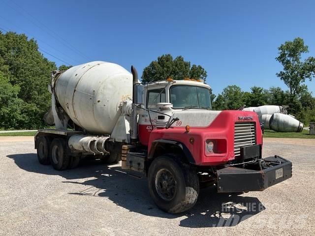 Mack  Other trucks