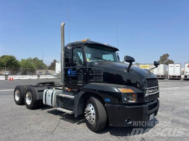 Mack AN64T Prime Movers