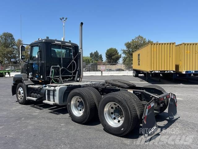 Mack AN64T Prime Movers