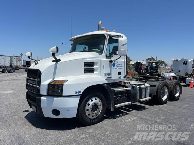 Mack AN64T Prime Movers