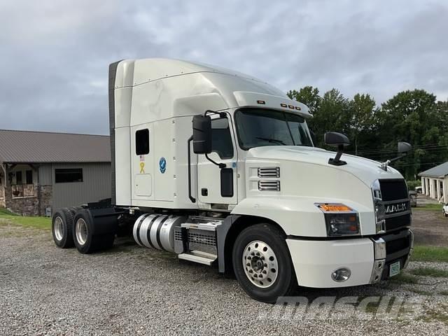 Mack AN64T Prime Movers