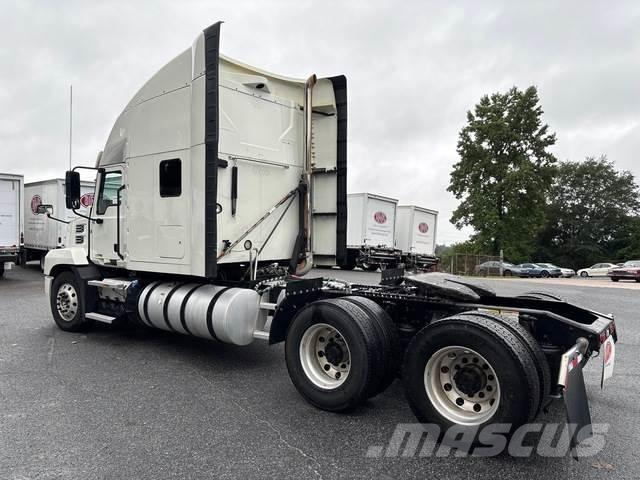 Mack AN64T Prime Movers