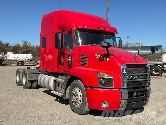 Mack AN64T Prime Movers