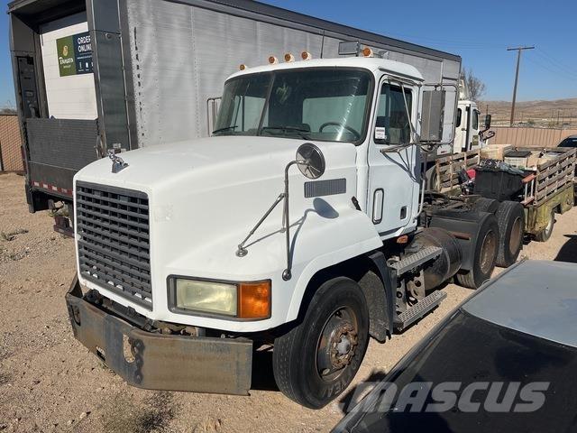 Mack CH613 Prime Movers