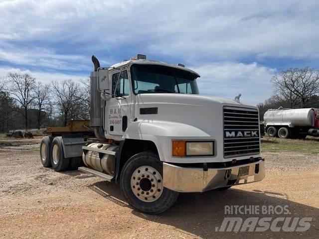 Mack CH613 Prime Movers