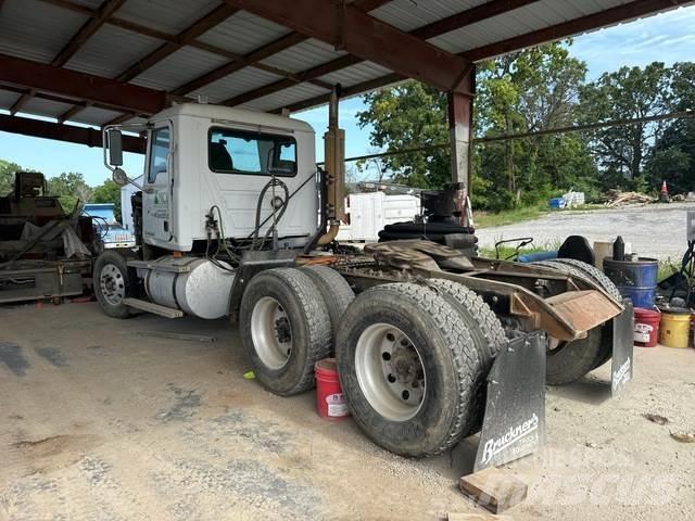 Mack CH613 Prime Movers