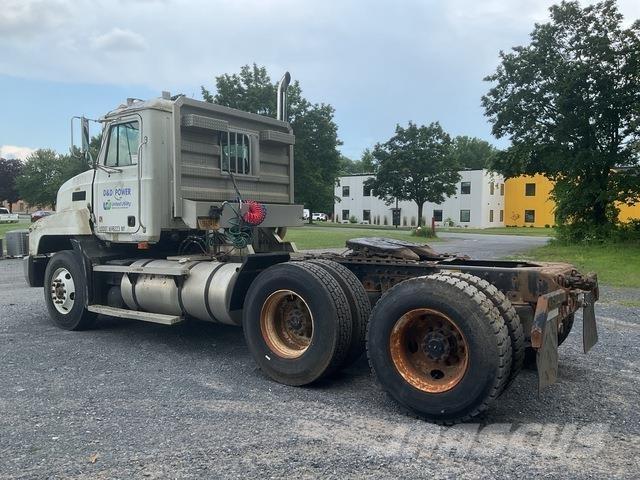 Mack CH613 Prime Movers