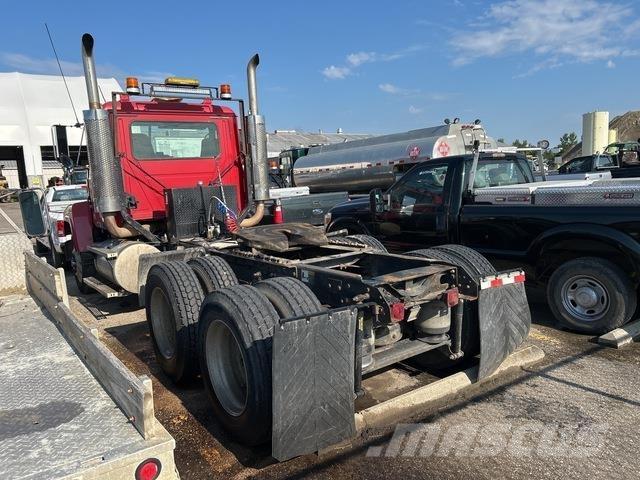 Mack CH613 Prime Movers