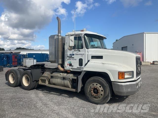 Mack CH613 Prime Movers