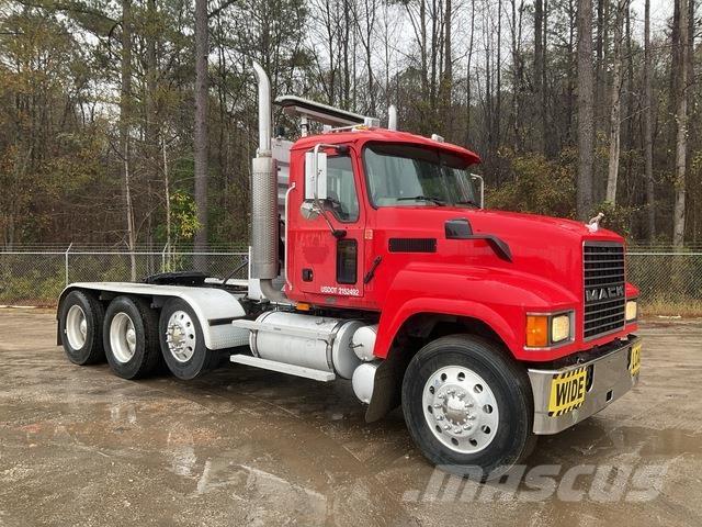 Mack CHN613 Prime Movers