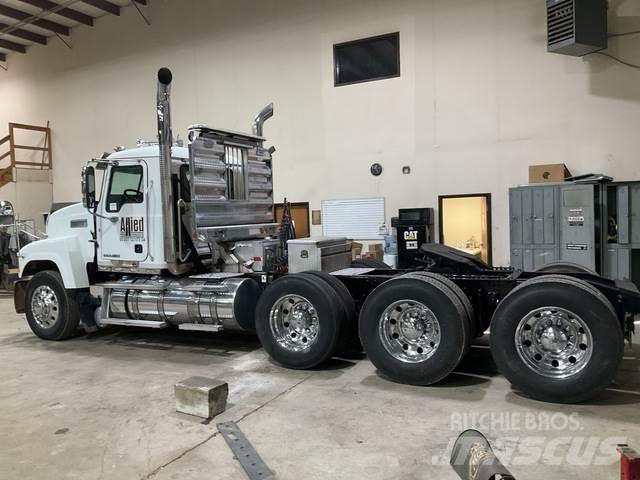Mack CHU613 Prime Movers