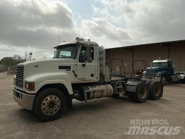 Mack CHU613 Prime Movers