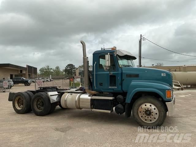 Mack CHU613 Prime Movers